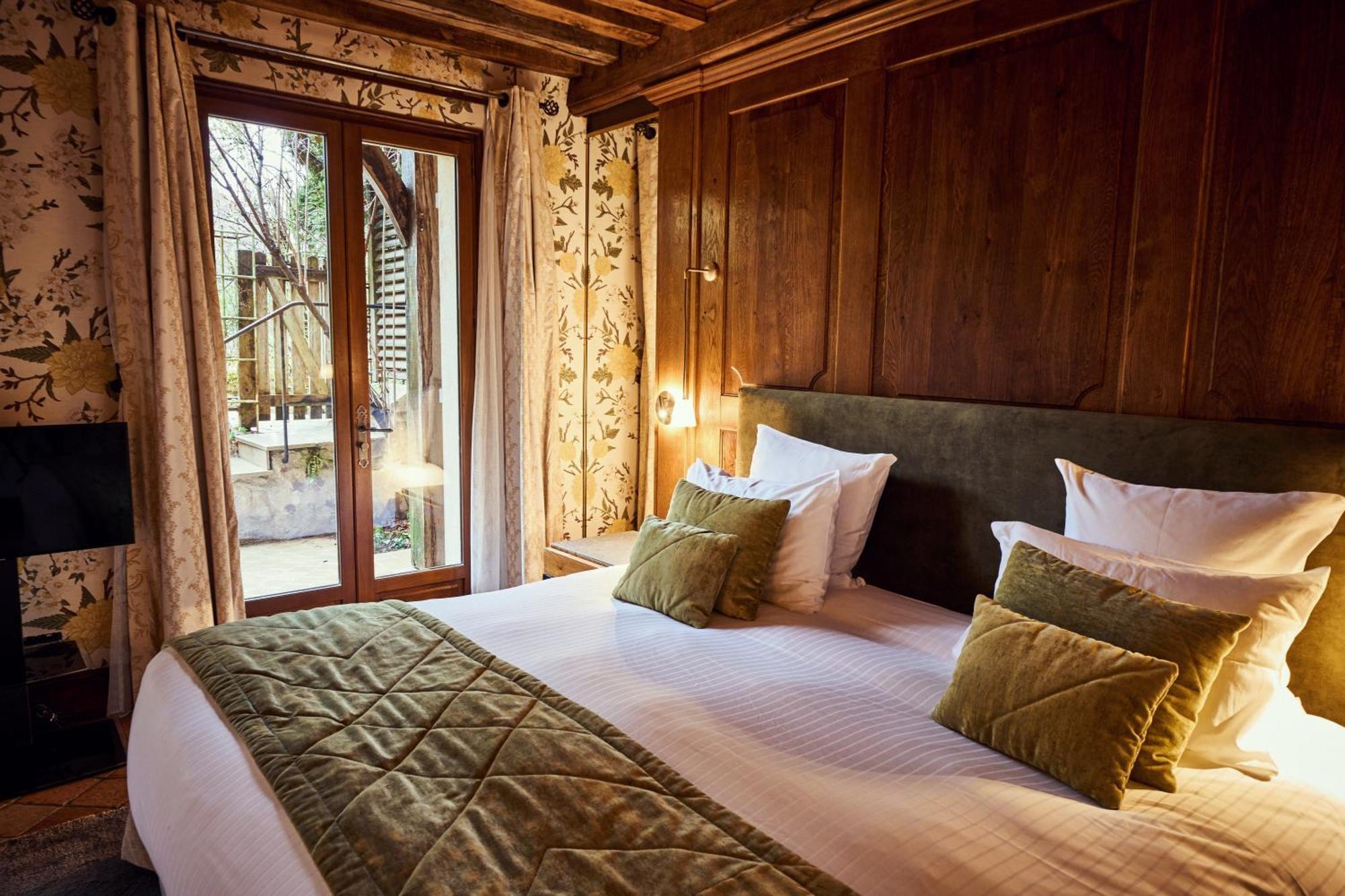 Relais Bernard Loiseau Hotel 5*