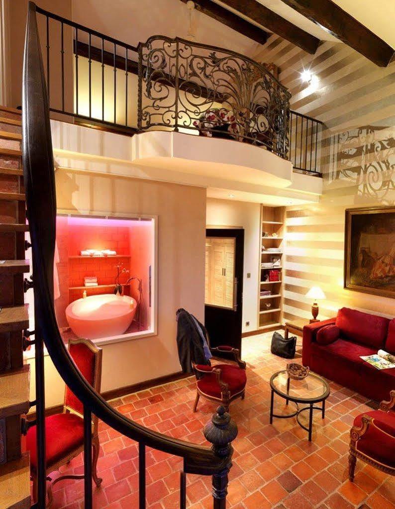 Relais Bernard Loiseau Hotel 5*